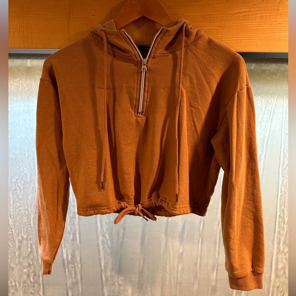 Cropped quarter zip